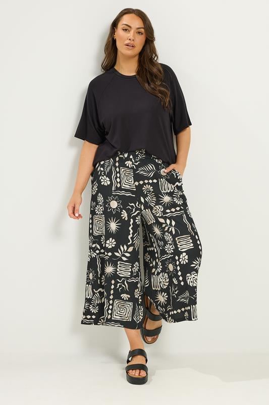 YOURS Curve Black Floral Print Textured Culottes