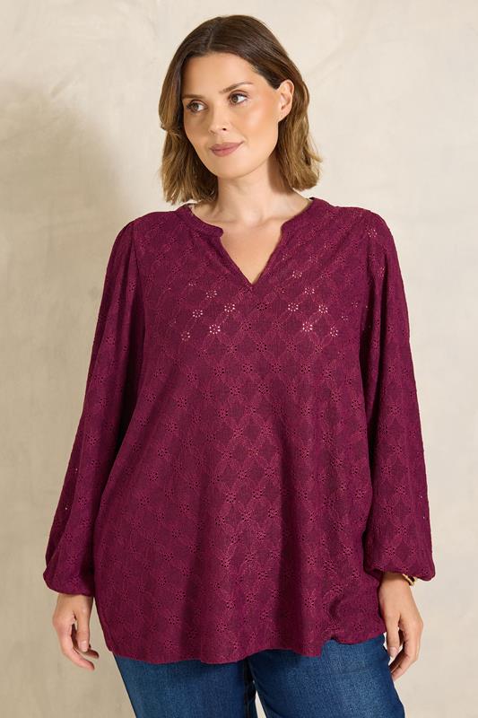  EVANS Curve Berry Red Broidery Top