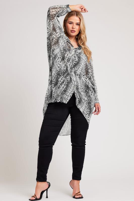 YOURS LONDON Plus Size Grey Snake Print Longline Batwing Sleeve Shirt | Yours Curve 2