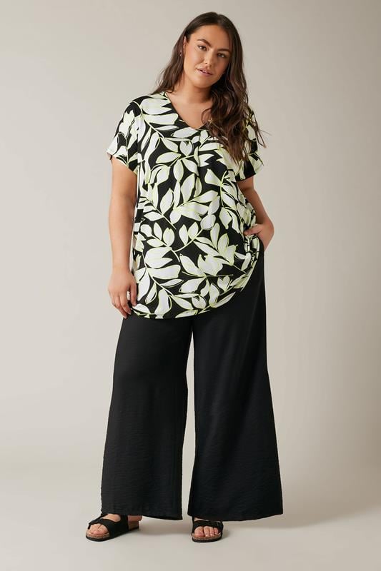EVANS Plus Size Black Leaf Print Swing Top | Evans 1