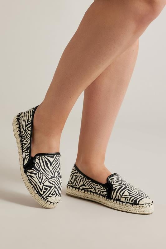 Plus Size  Evans White Zebra Print Espadrille Sandals In Extra Wide Fit
