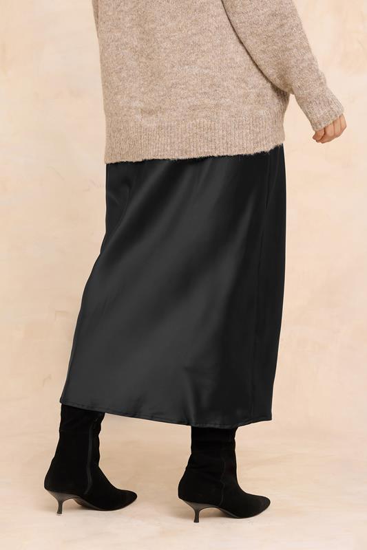 EVANS Plus Size Black Satin Slip-On Midi Skirt | Evans 2