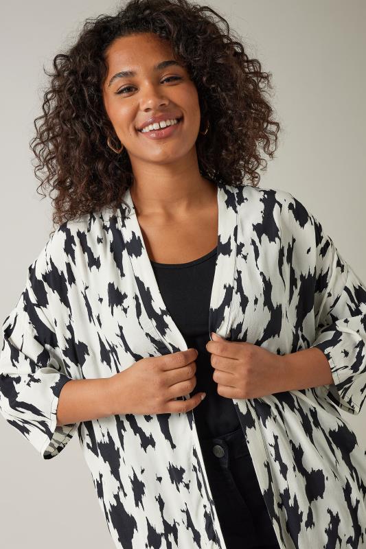 EVANS Plus Size Black Abstract Print Kimono | Evans 5