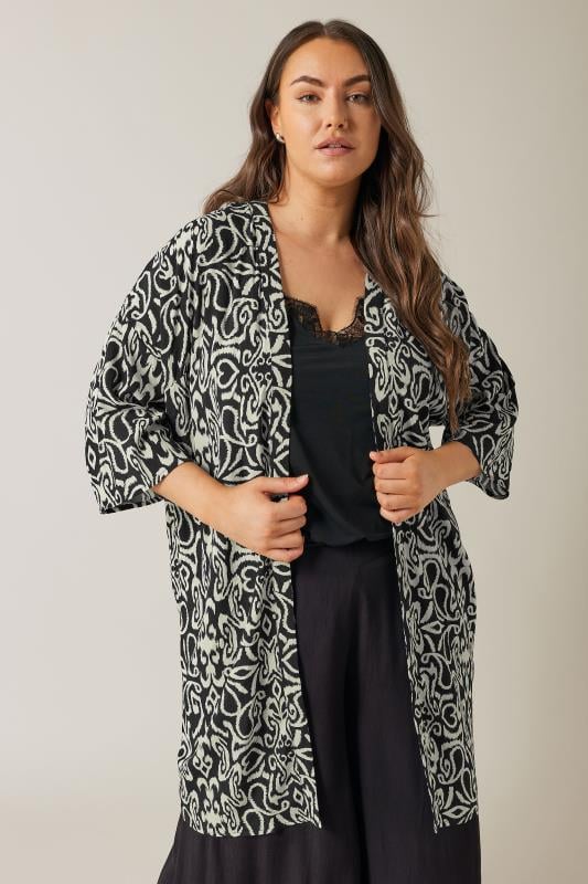 Plus Size  EVANS Curve Black & White Abstract Print Kimono