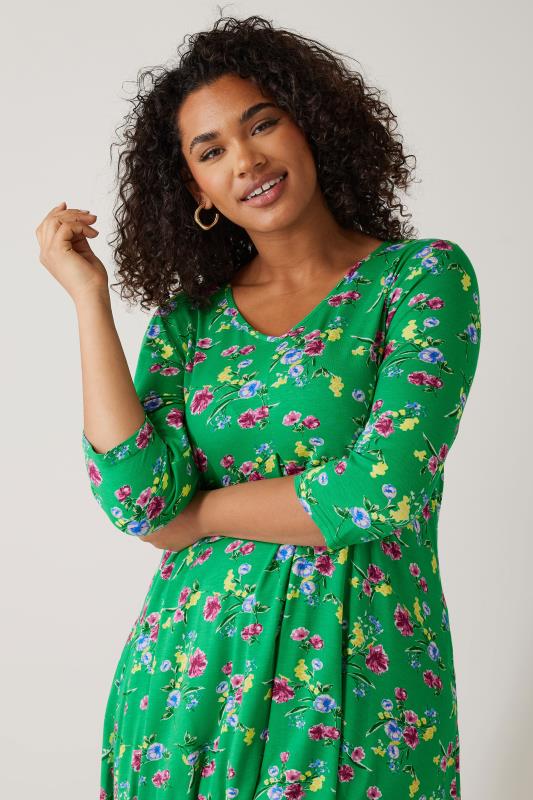 EVANS Plus Size Green Floral Print Hanky Hem Top | Evans 3