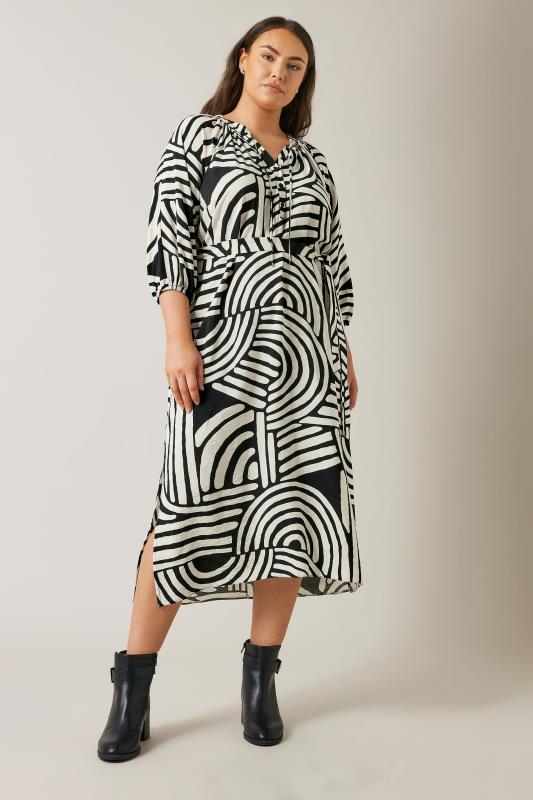 EVANS Plus Size Black & White Abstract Print Midi Dress | Evans 2