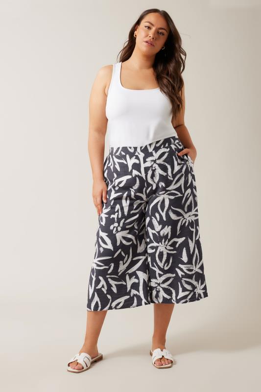 EVANS Plus Size Navy Blue Floral Print Culottes | Evans 2