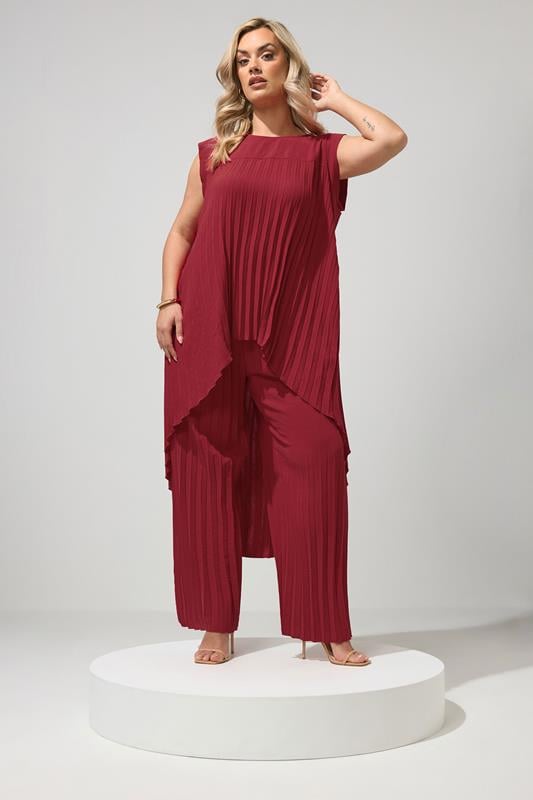YOURS LONDON Curve Red Pleated Set