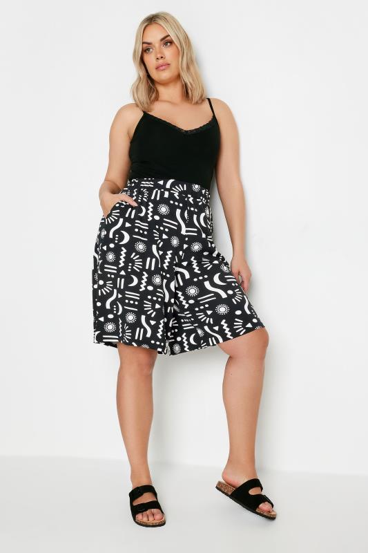 YOURS Plus Size Black Abstract Print Jersey Pull On Shorts | Yours Clothing 2