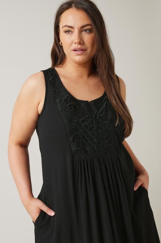 EVANS Plus Size Black Crinkle Broderie Maxi Dress | Evans  4