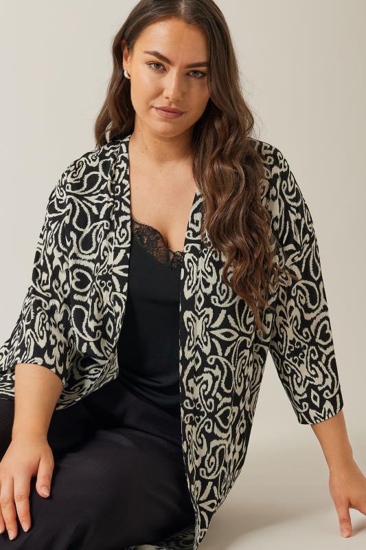 EVANS Plus Size Black White Abstract Print Kimono Evans