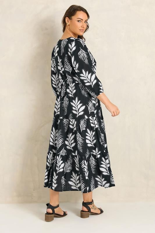 EVANS Plus Size Black Mono Print Maxi Dress | Evans 2