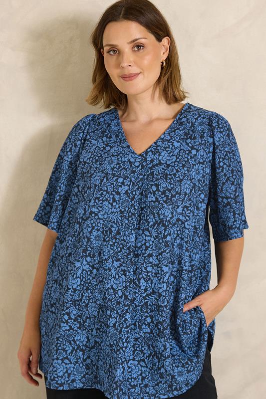 EVANS Plus Size Navy Blue Floral Pleat Front Angel Sleeve Top | Evans 1