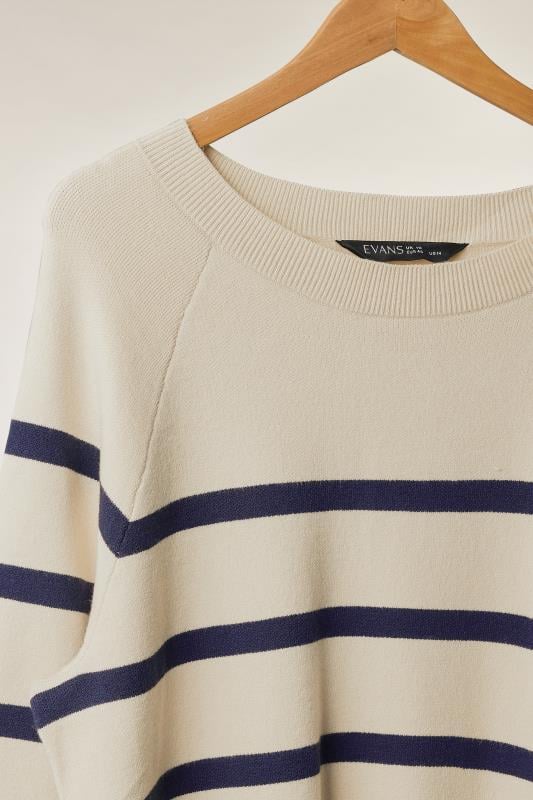 EVANS Plus Size Ivory White & Blue Striped Knitted Jumper | Evans 5