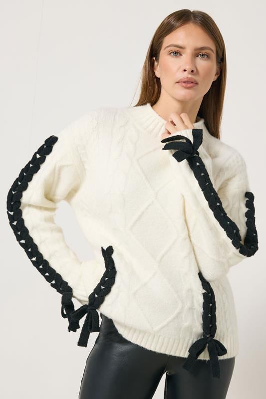 Women's  STAR Ivory White Contrast Trim Cable Knit Jumper