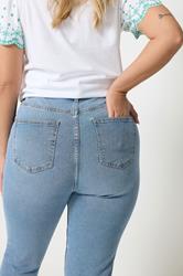 YOURS Plus Size Light Blue Capri AVA Jeans | Yours Clothing 4