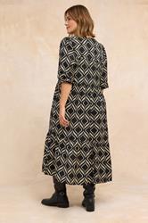EVANS Plus Size Black Geometric Print Tiered Midi Dress | Evans 2