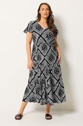 YOURS Plus Size  Black Daisy Smock Dress | Yours Clothing 3