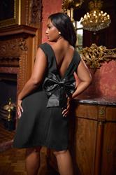 YOURS Plus Size Black Bow Back Shift Dress | Yours Clothing 3