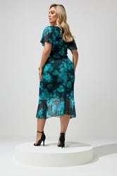 YOURS LONDON Plus Size Teal Blue Blur Print Gathered Dress | Yours Clothing 2