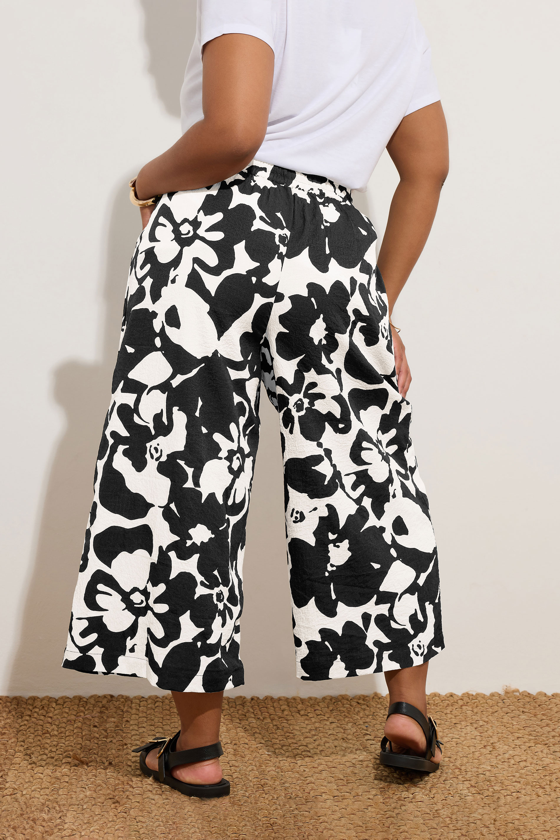 YOURS Plus Size Black Textured Floral Print Midaxi Culottes | Yours Clothing 2