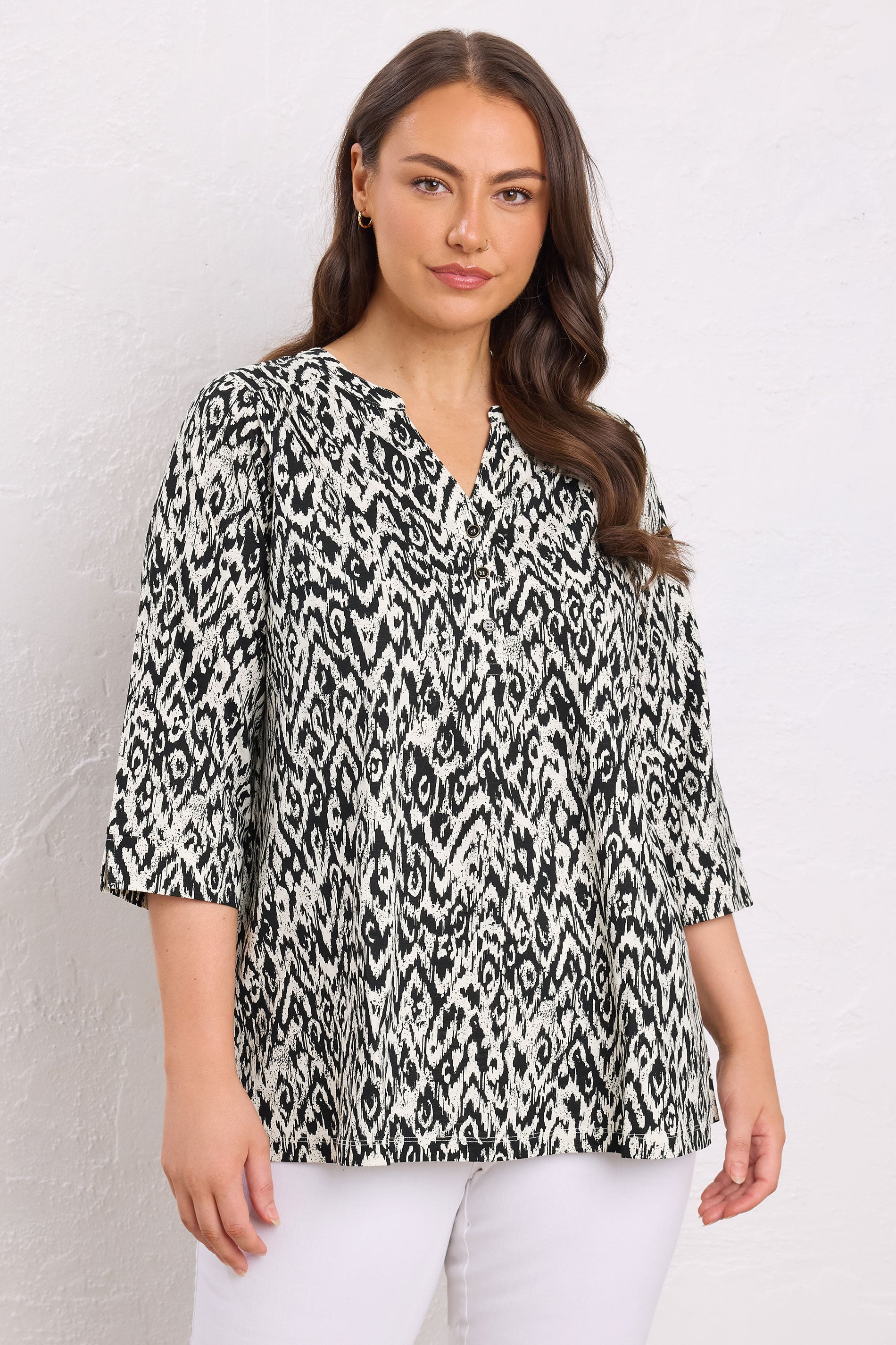 Evans Women's Black Plus Abstract Print Pleat Front Henley Top Size 20
