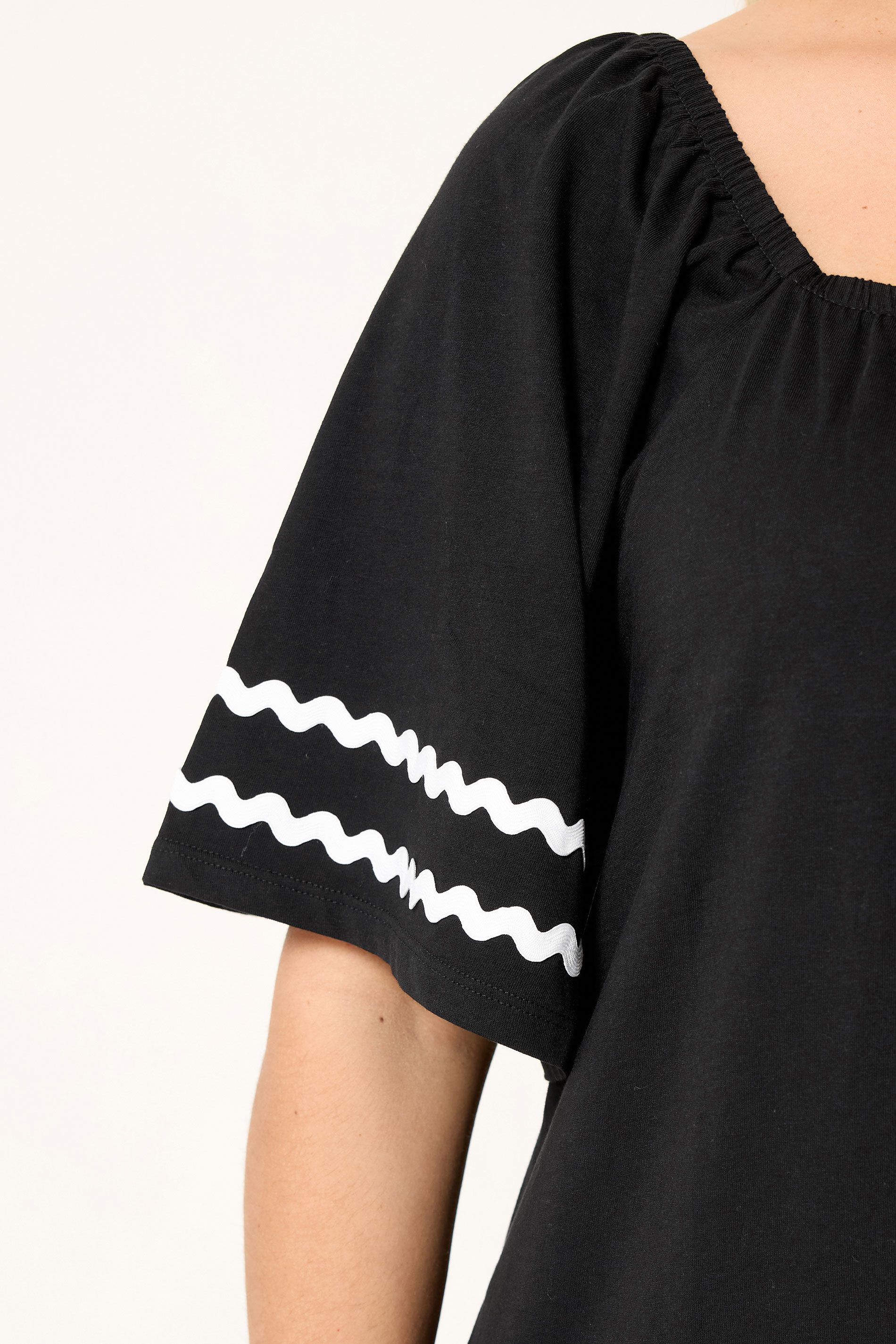 YOURS Plus Size Black Contrast Trim Square Neck T-Shirt | Yours Clothing 4