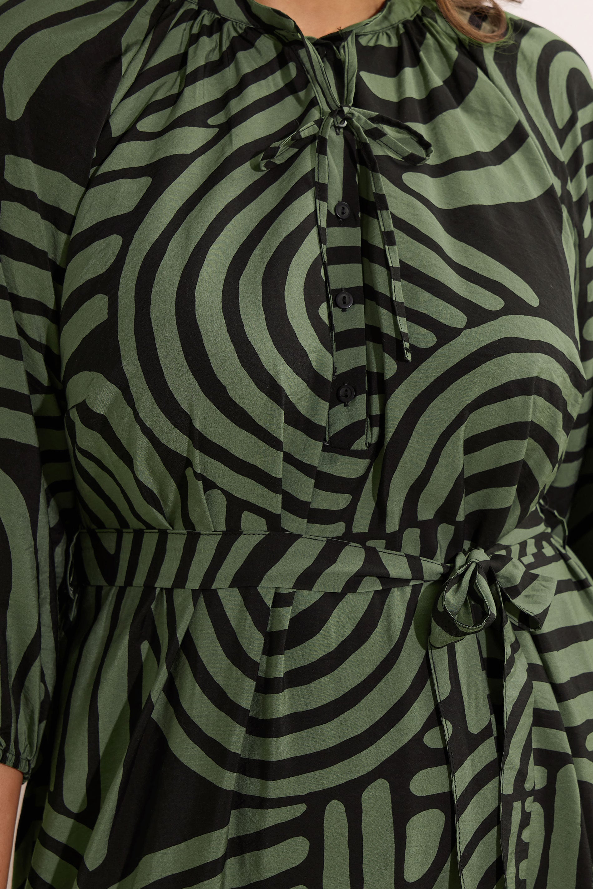EVANS Plus Size Khaki Green Abstract Print Midi Dress | Evans  4