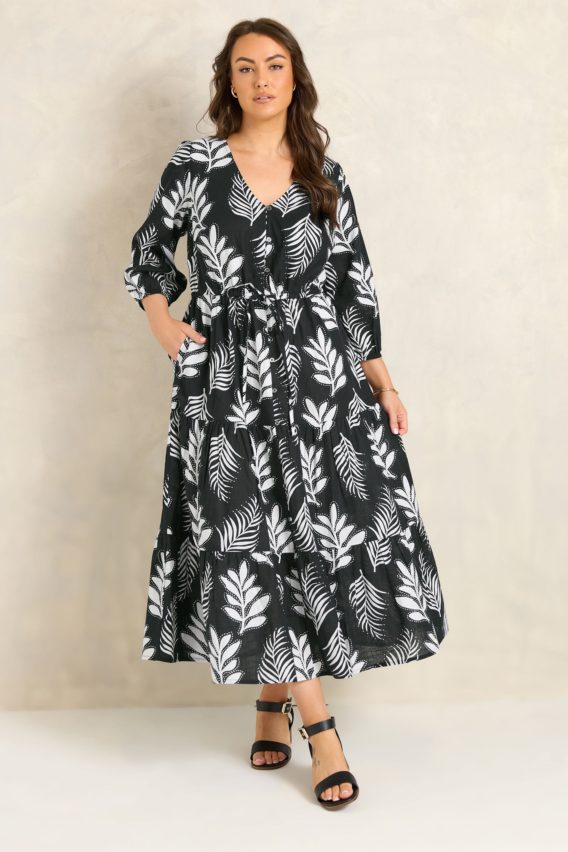 EVANS Plus Size Black Mono Print Maxi Dress | Evans 3