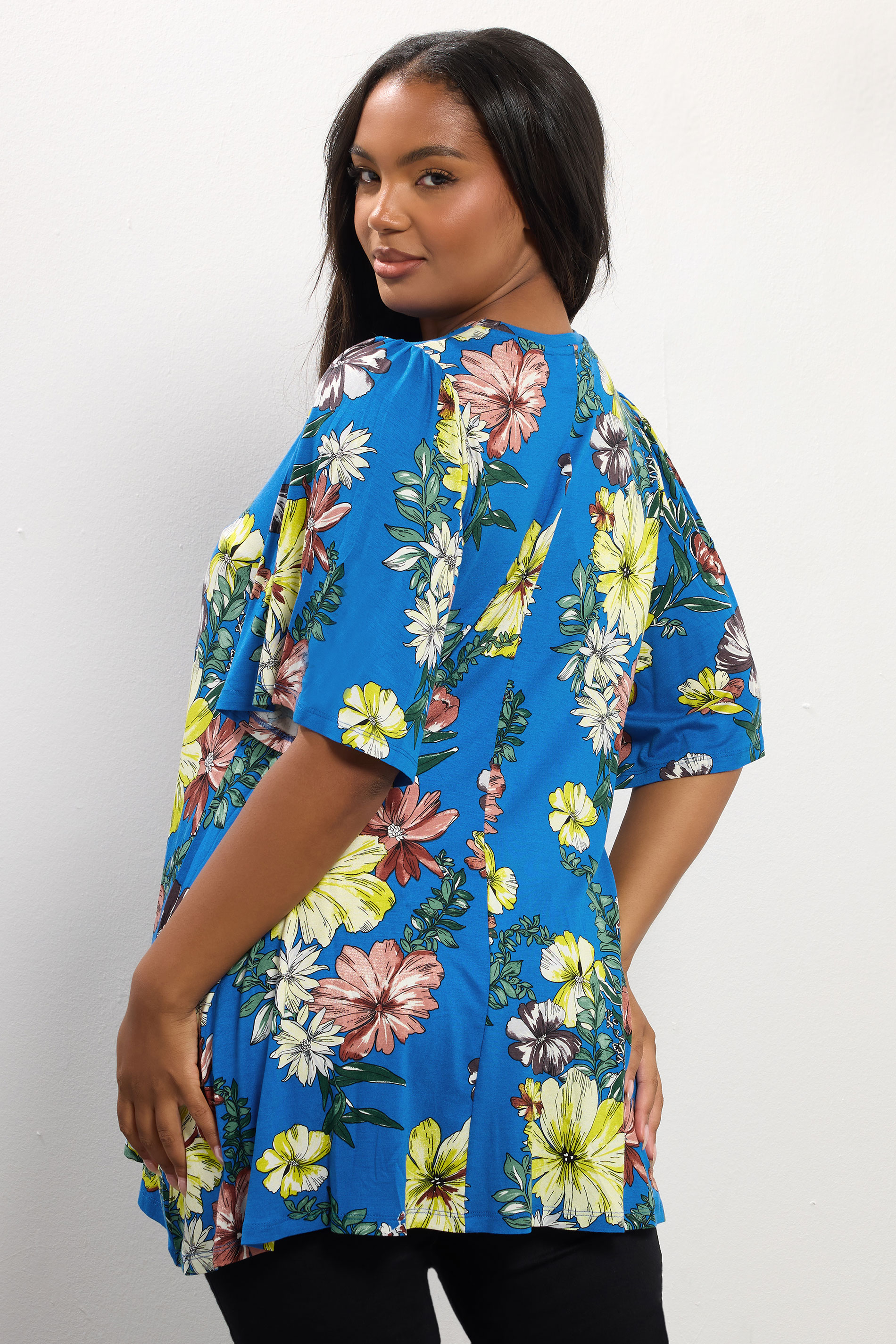 YOURS Plus Size Blue Floral Print Pleat Front Top 2