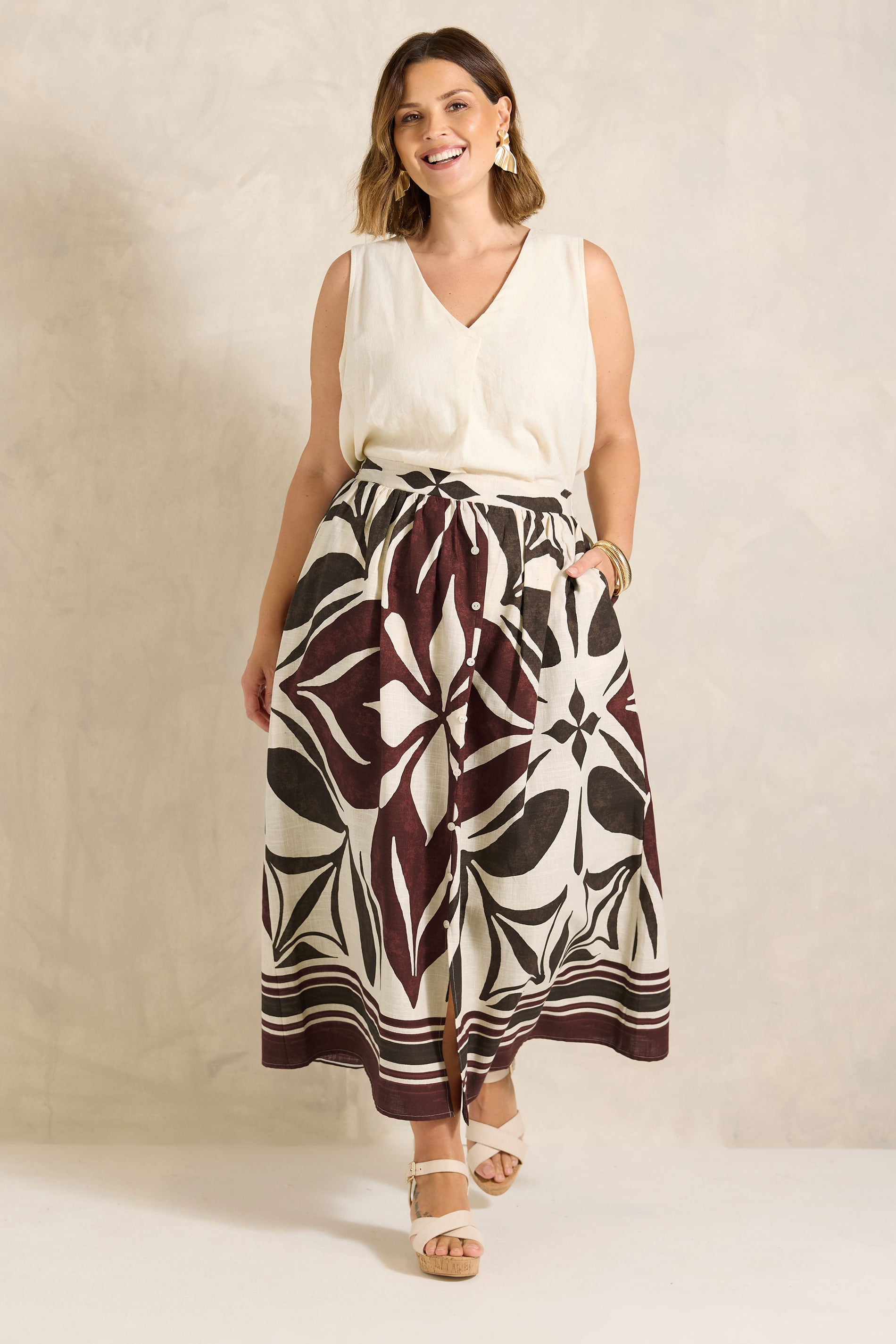 Evans Women's Cream Plus & Brown Abstract Print Cotton Skirt Size 26-28