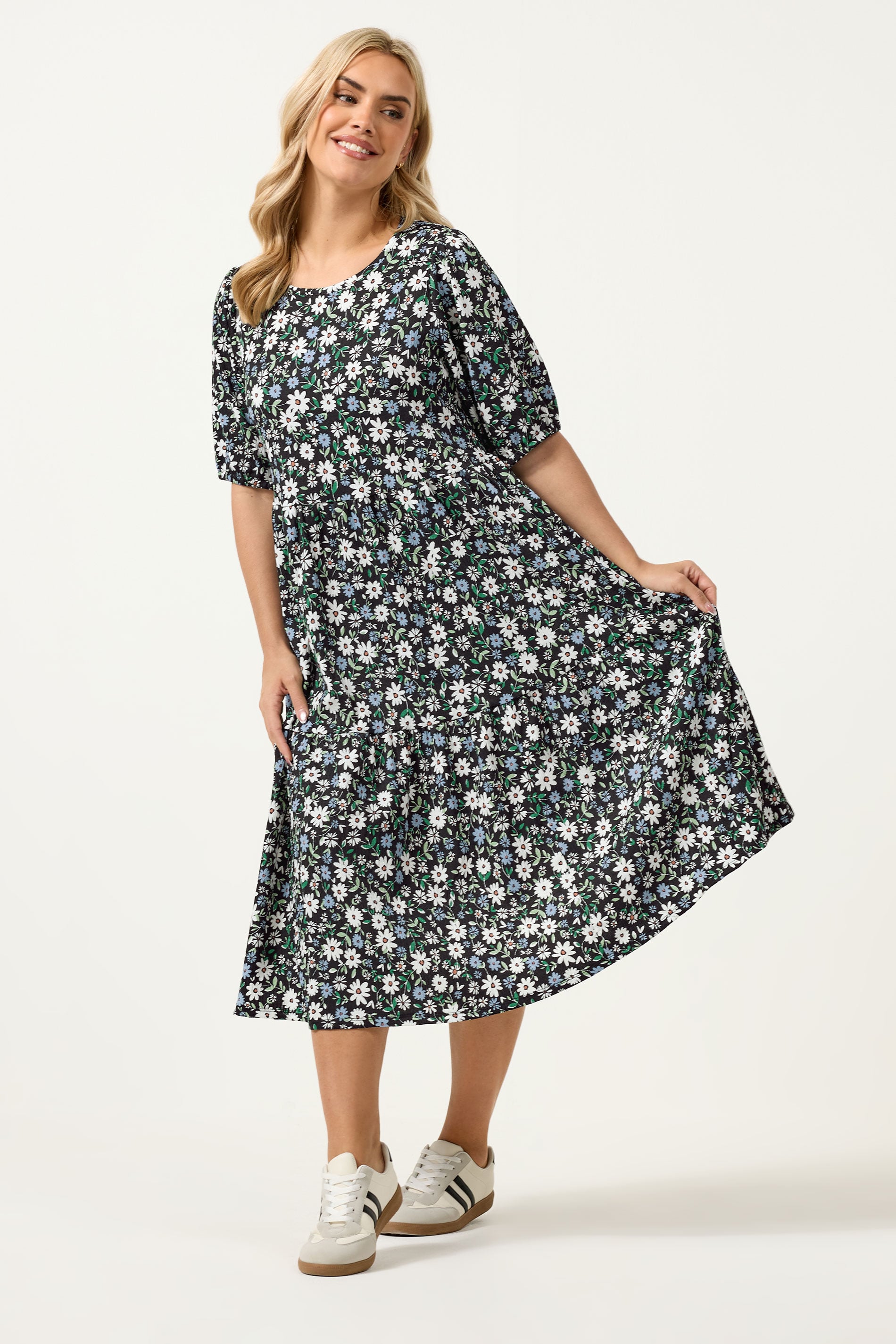 YOURS Plus Size Black Ditsy Floral Tiered Maxi Dress | Yours Clothing 1
