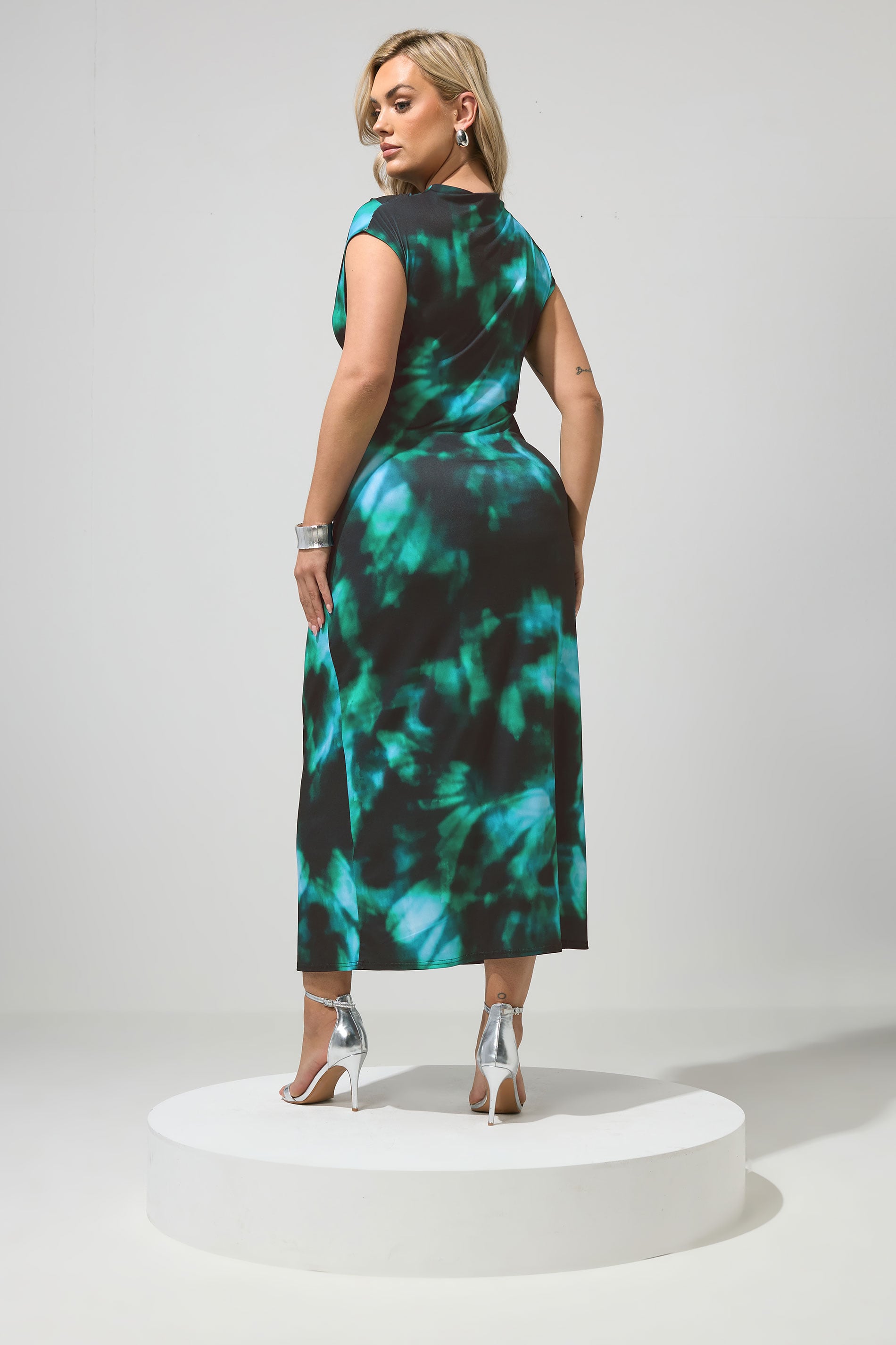 YOURS LONDON Plus Size Teal Blue Abstract Drape Dress | Yours Clothing 2