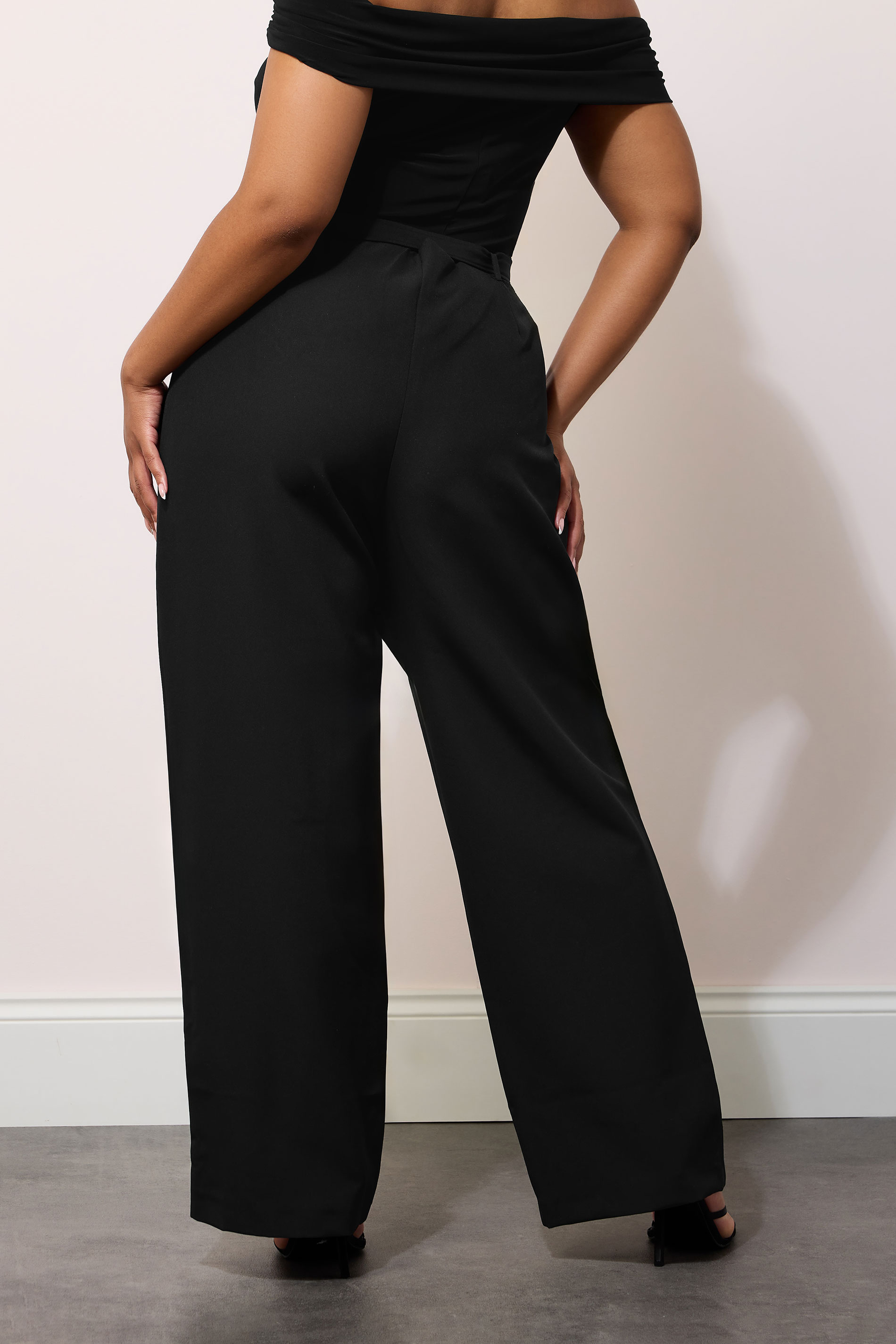 YOURS LONDON Plus Size Black High Waisted Wide Leg Trousers | Yours Clothing 2