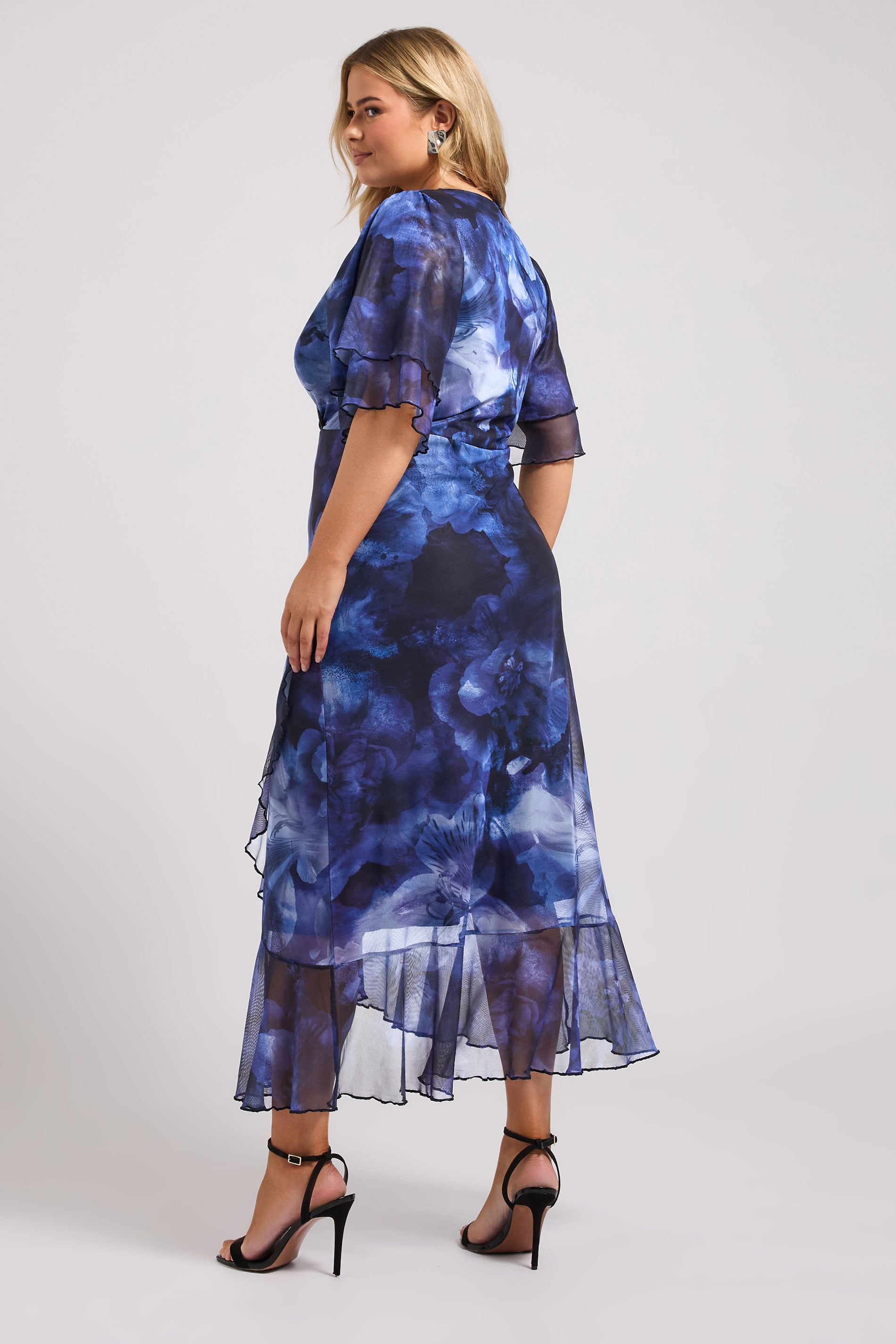 YOURS LONDON Plus Size Blue Blur Floral Print Wrap Dress | Yours Clothing 2