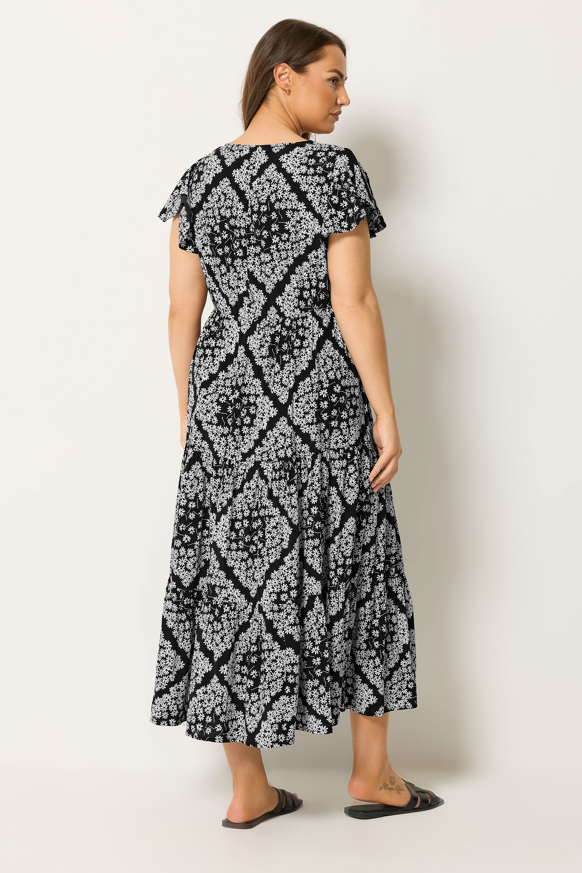 YOURS Plus Size  Black Daisy Smock Dress | Yours Clothing 2
