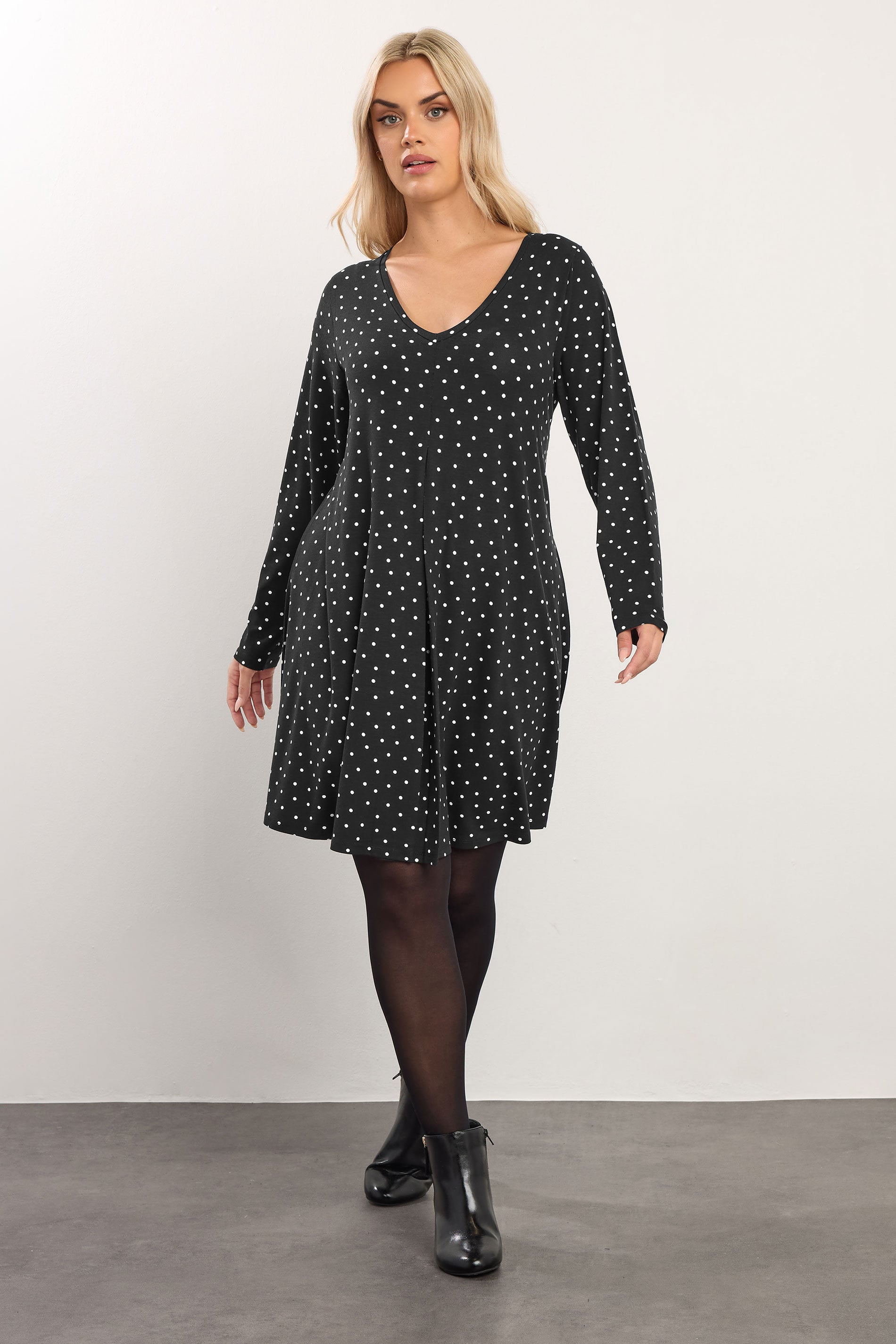 YOURS Plus Size Black Polka Dot Pleat Front Dress | Yours Clothing 3