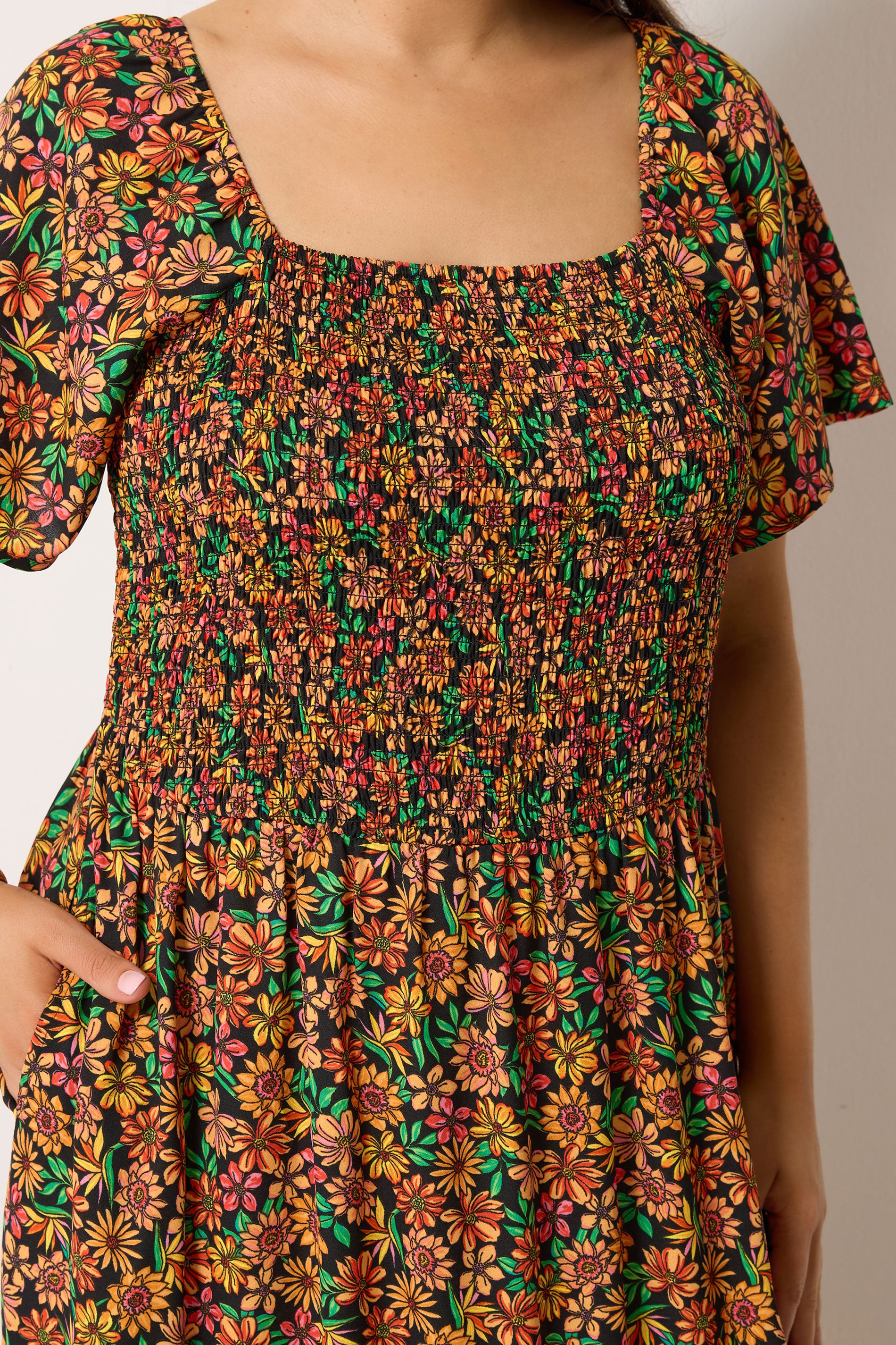 YOURS Plus Size Black Shirred Floral Maxi Dress | Yours Clothing 4