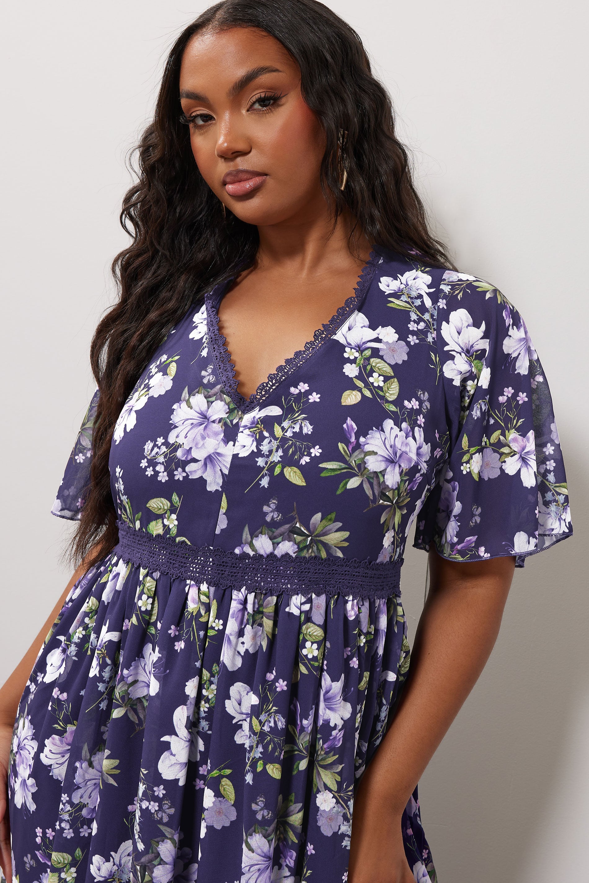 YOURS LONDON Plus Size Navy Blue Floral V-Neck Dress | Yours Clothing 5