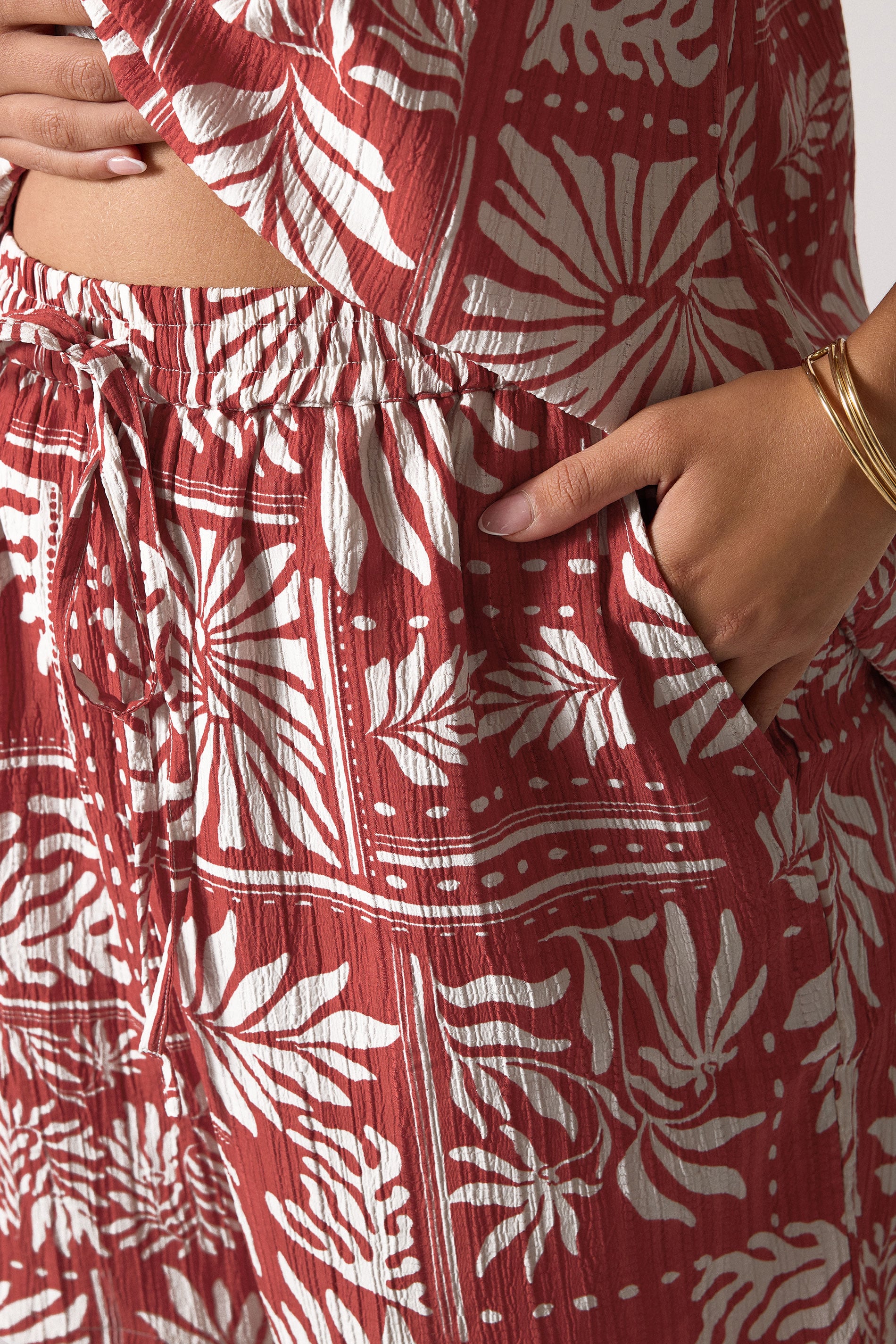 YOURS Plus Size Burnt Orange Leaf Print Shorts | Yours Clothing 4