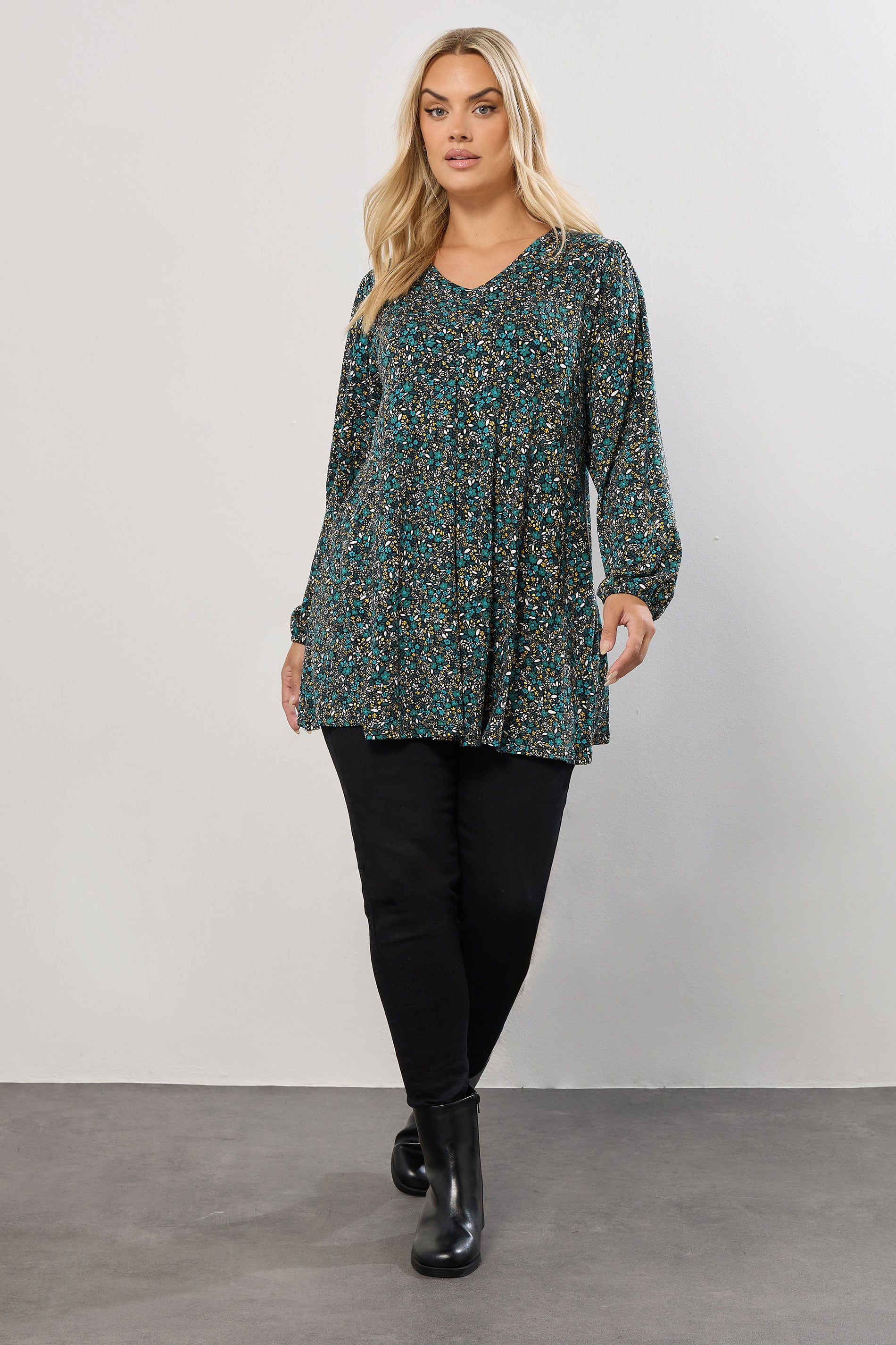 YOURS Plus Size Green & Blue Ditsy Floral Print Pleat Front Top | Yours Clothing 1
