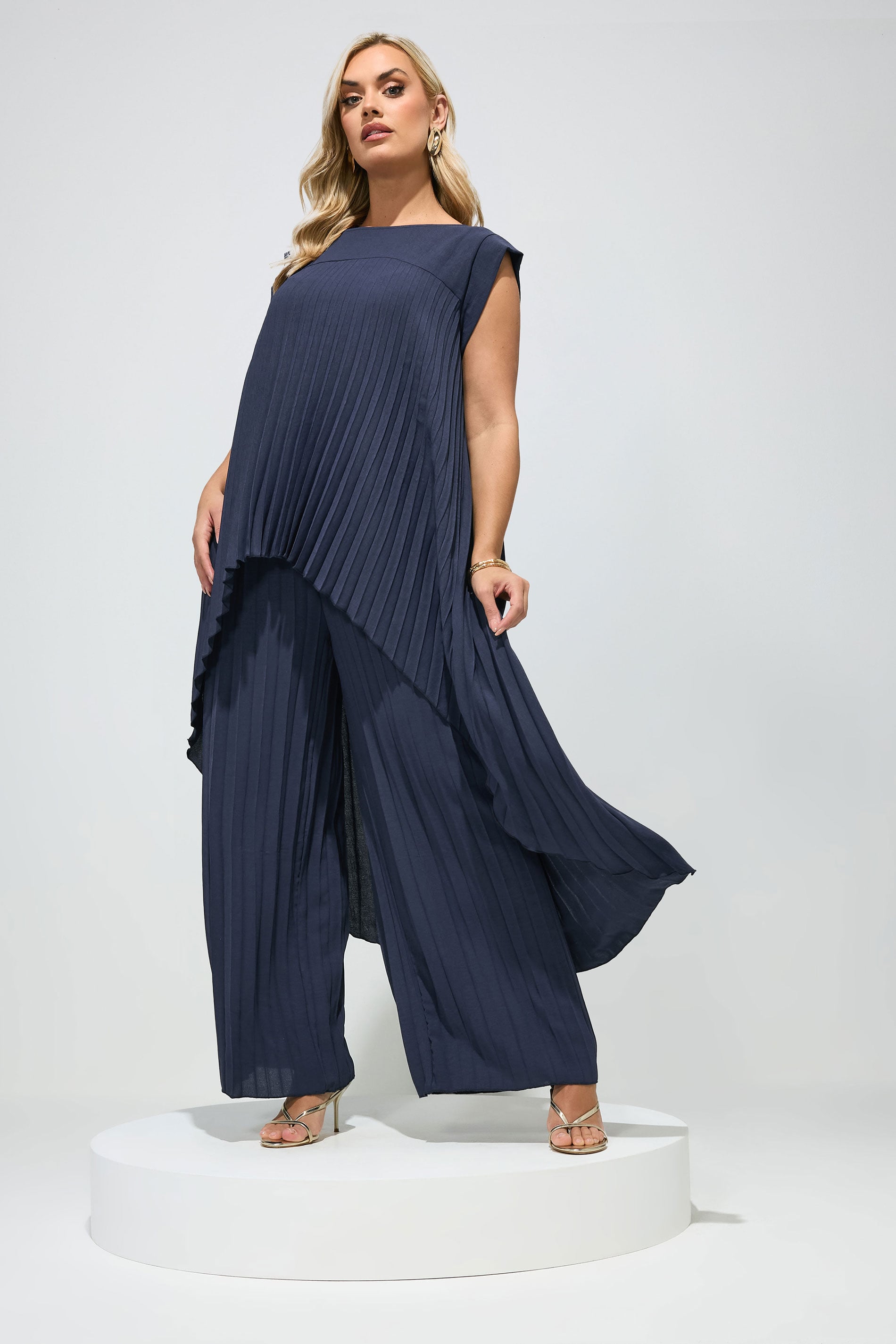 YOURS LONDON Plus Size Navy Blue Pleated Set | Yours Clothing 3