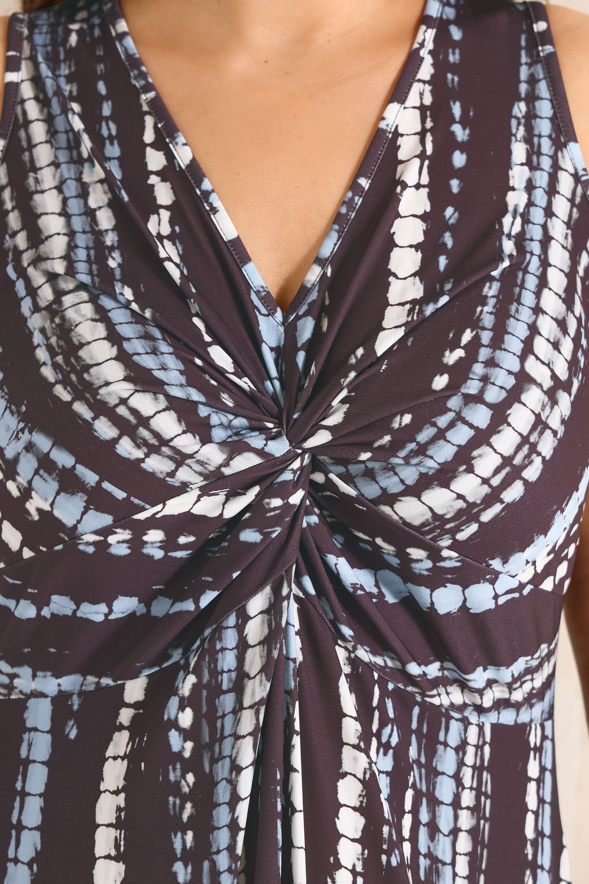 EVANS Plus Size Brown Abstract Print Knot Front Maxi Dress | Evans 4