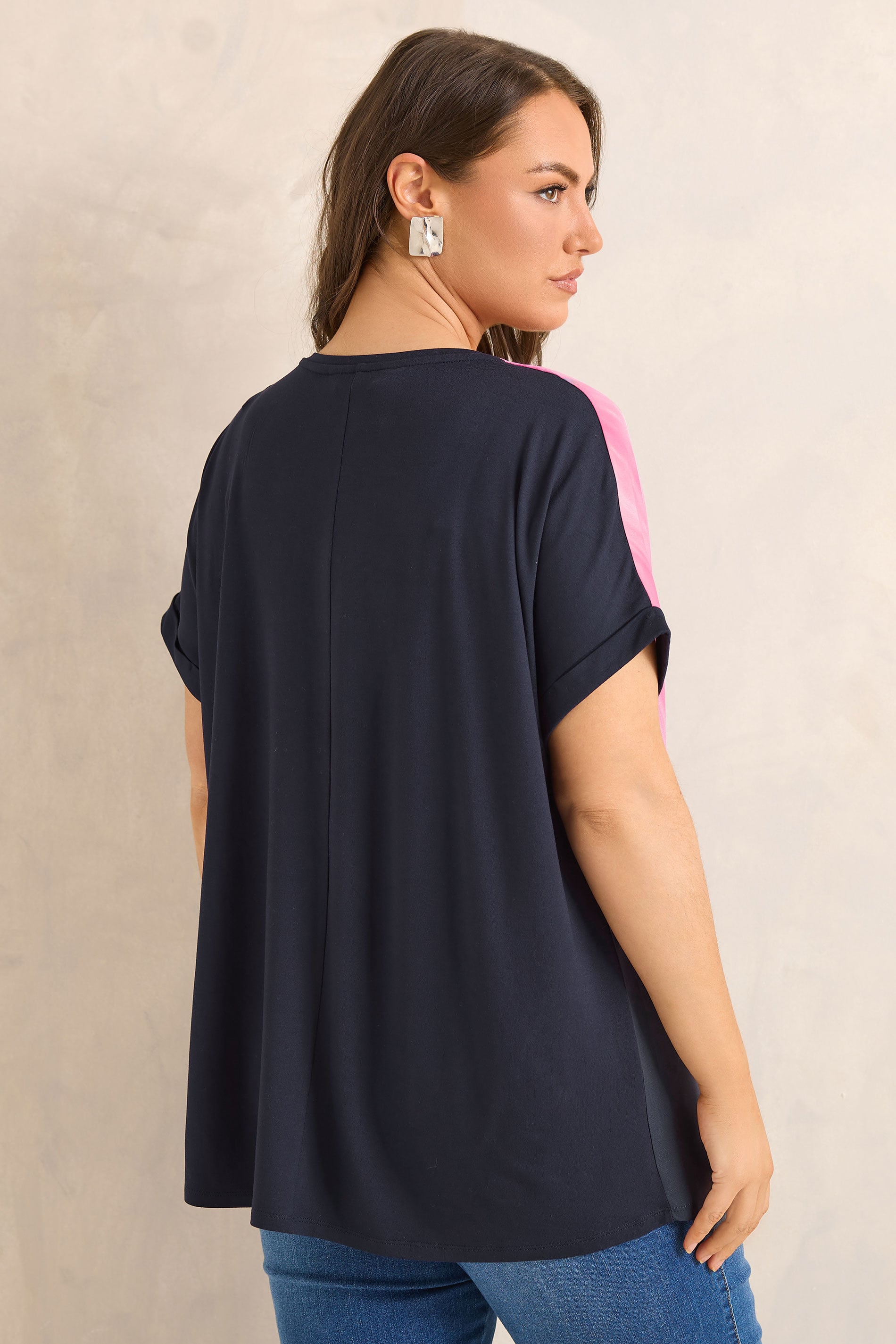 EVANS Plus Size Navy Blue & Pink Blurred Top 2