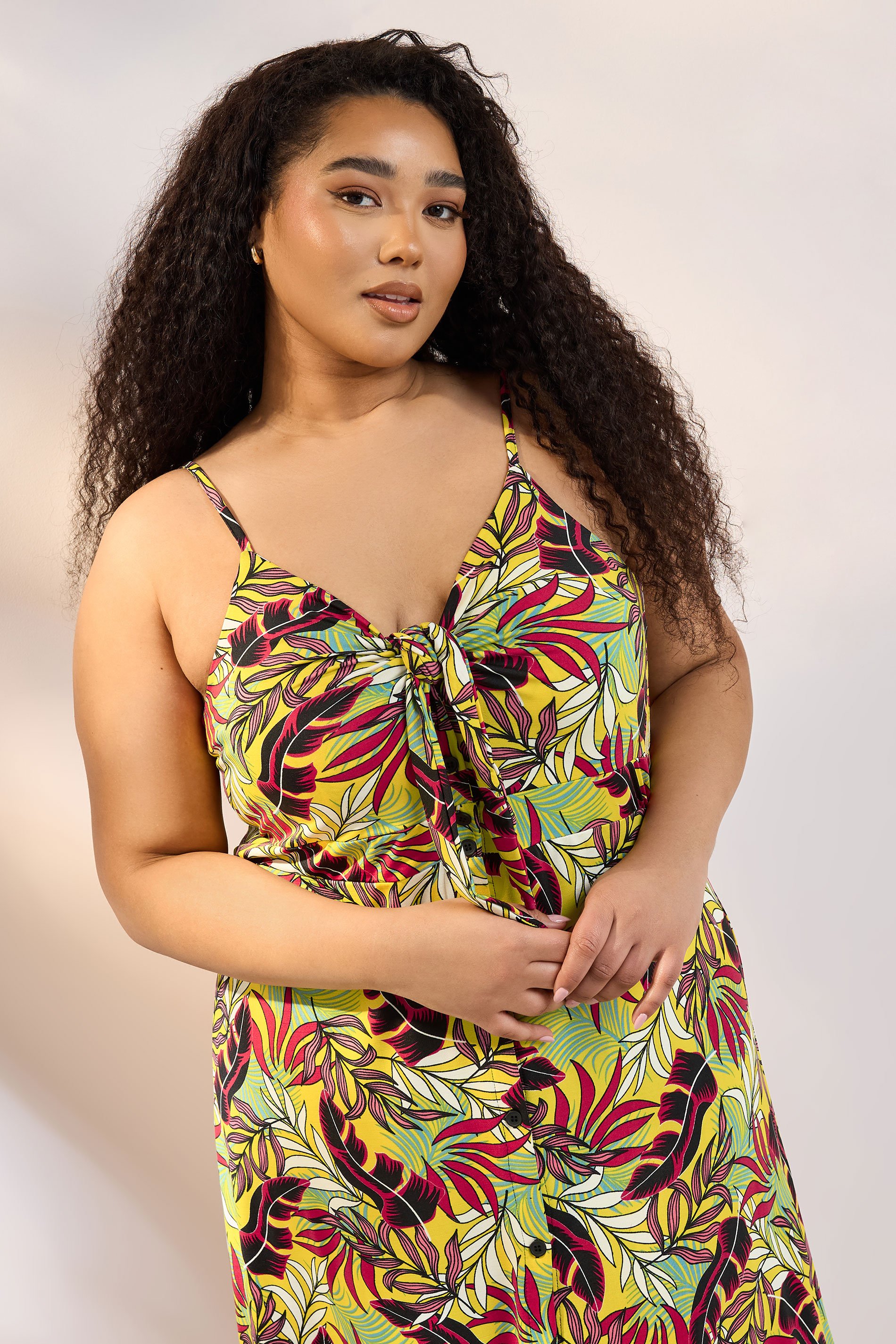 YOURS Plus Size Yellow Tropical Leaf Print Maxi Dress | Yours Clothing 4