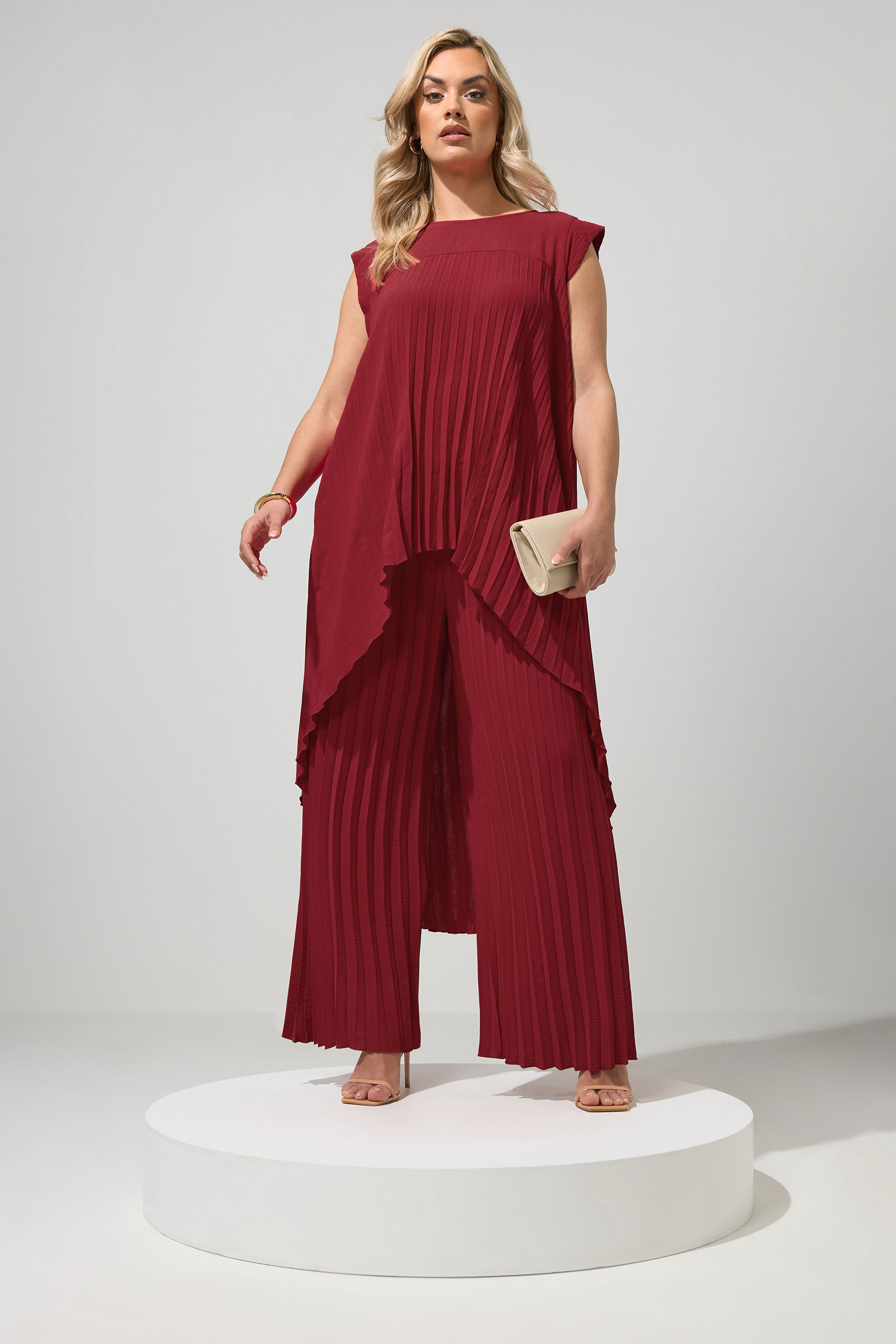 YOURS LONDON Plus Size Red Pleated Set | Yours Clothing 1