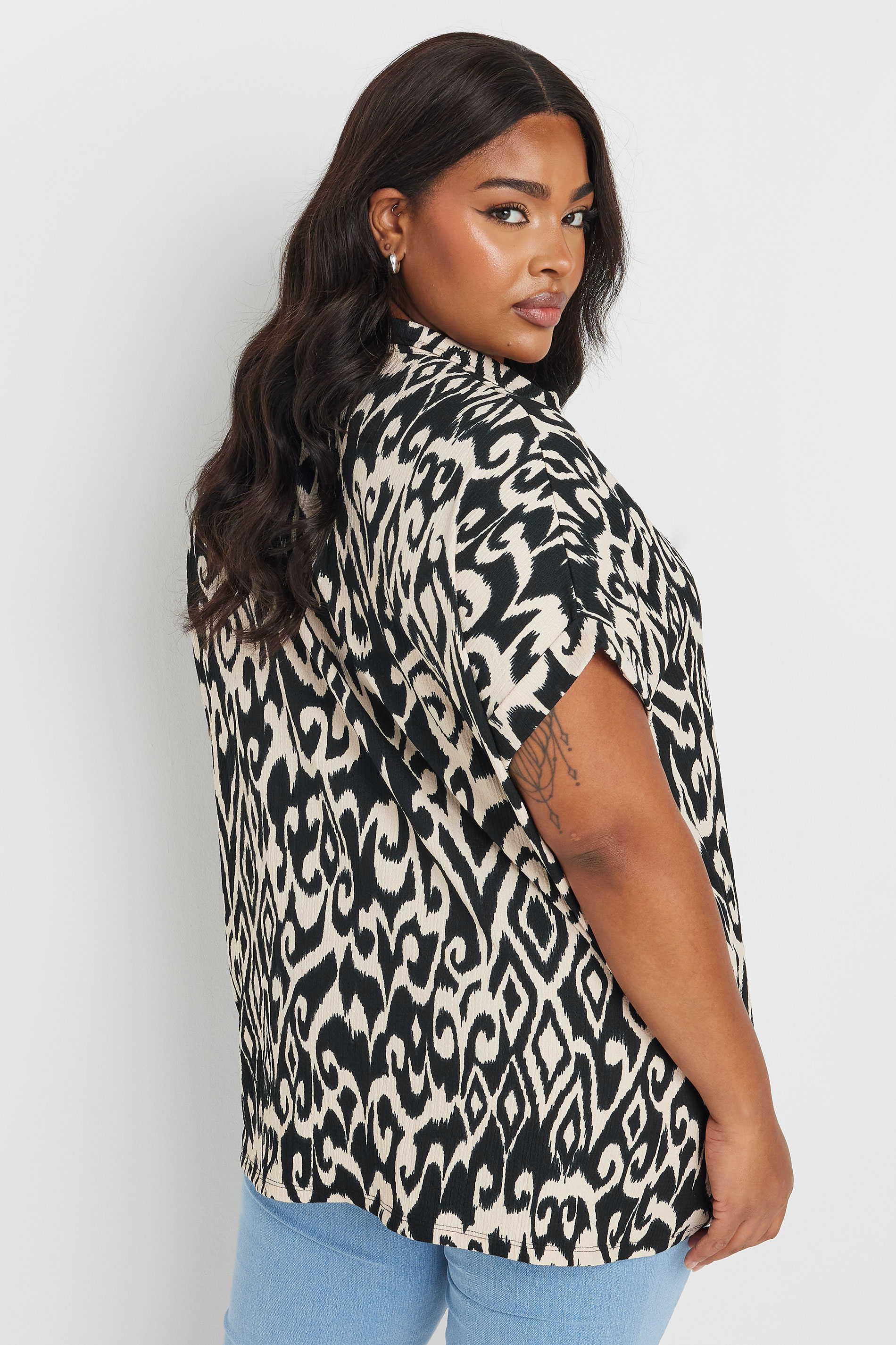 YOURS Plus Size Black & White Ikat Print Crinkle Shirt | Yours Clothing 4