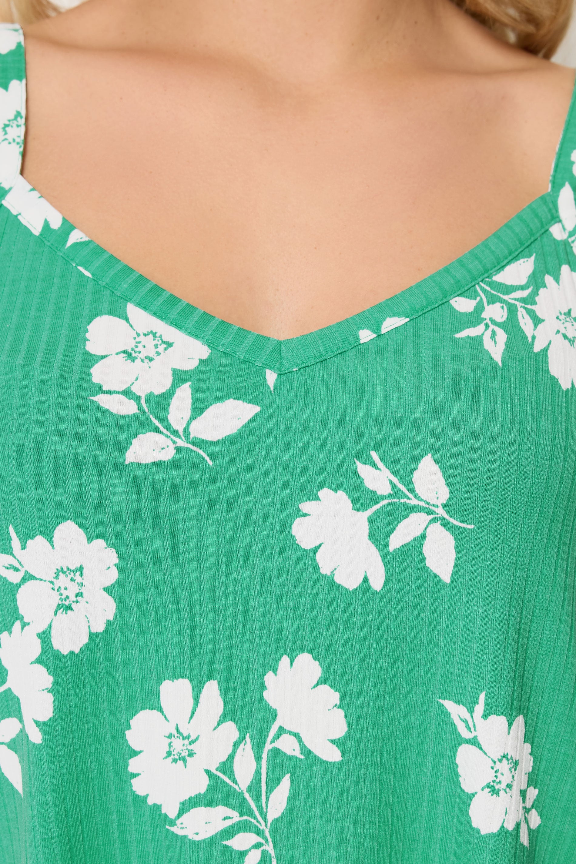 YOURS Plus Size Green Floral Swing Vest Top | Yours Clothing 4