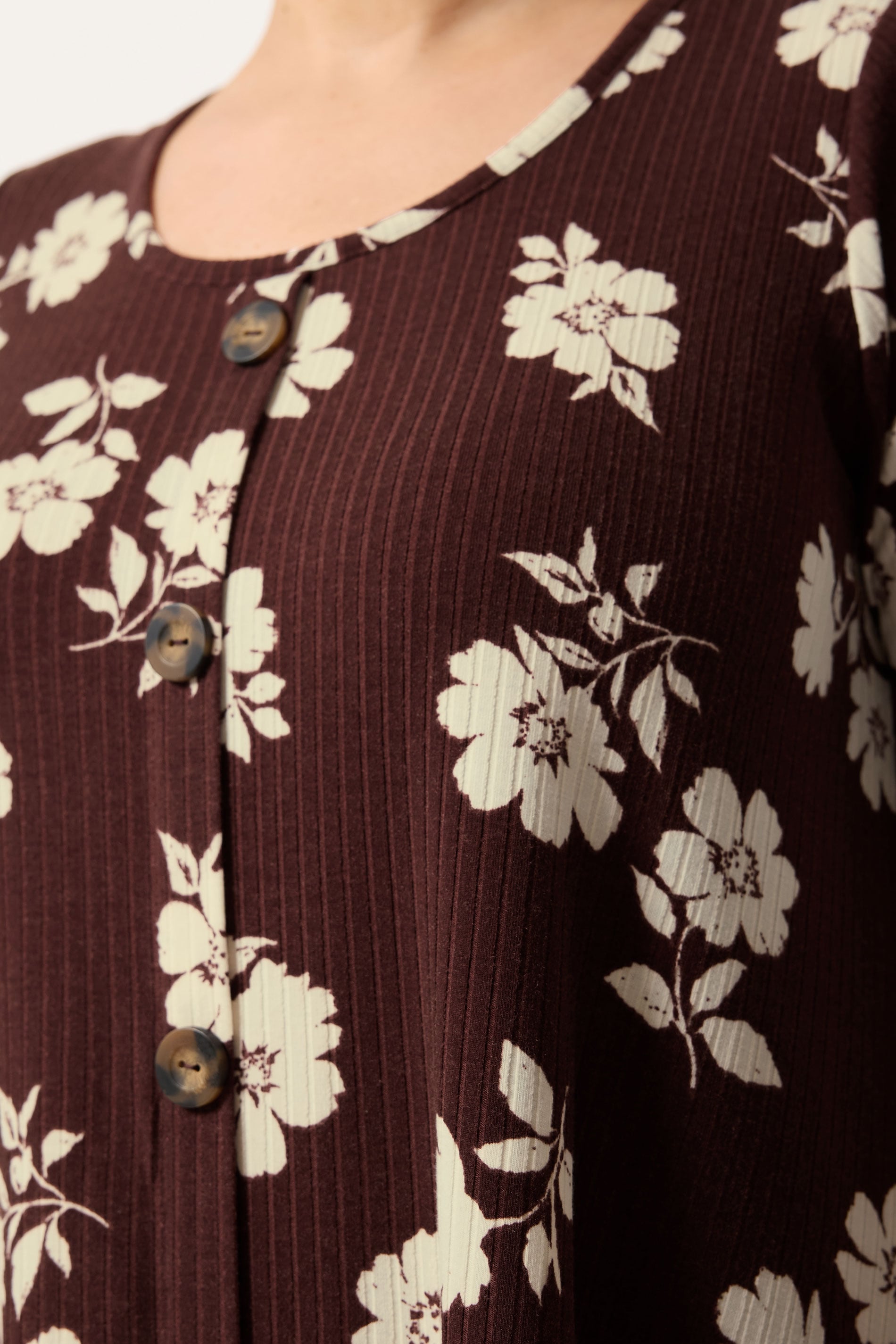 YOURS Plus Size Brown Floral Button Front Ribbed Swing Top | Yours Clothing 4