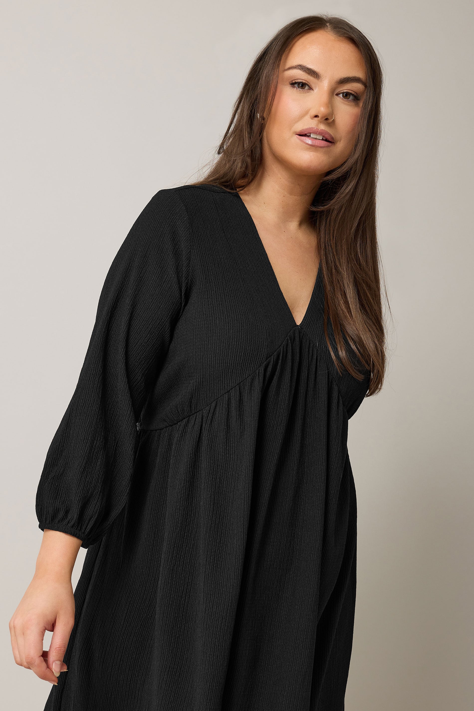 EVANS Plus Size Black Crepe Midi Dress | Evans 4